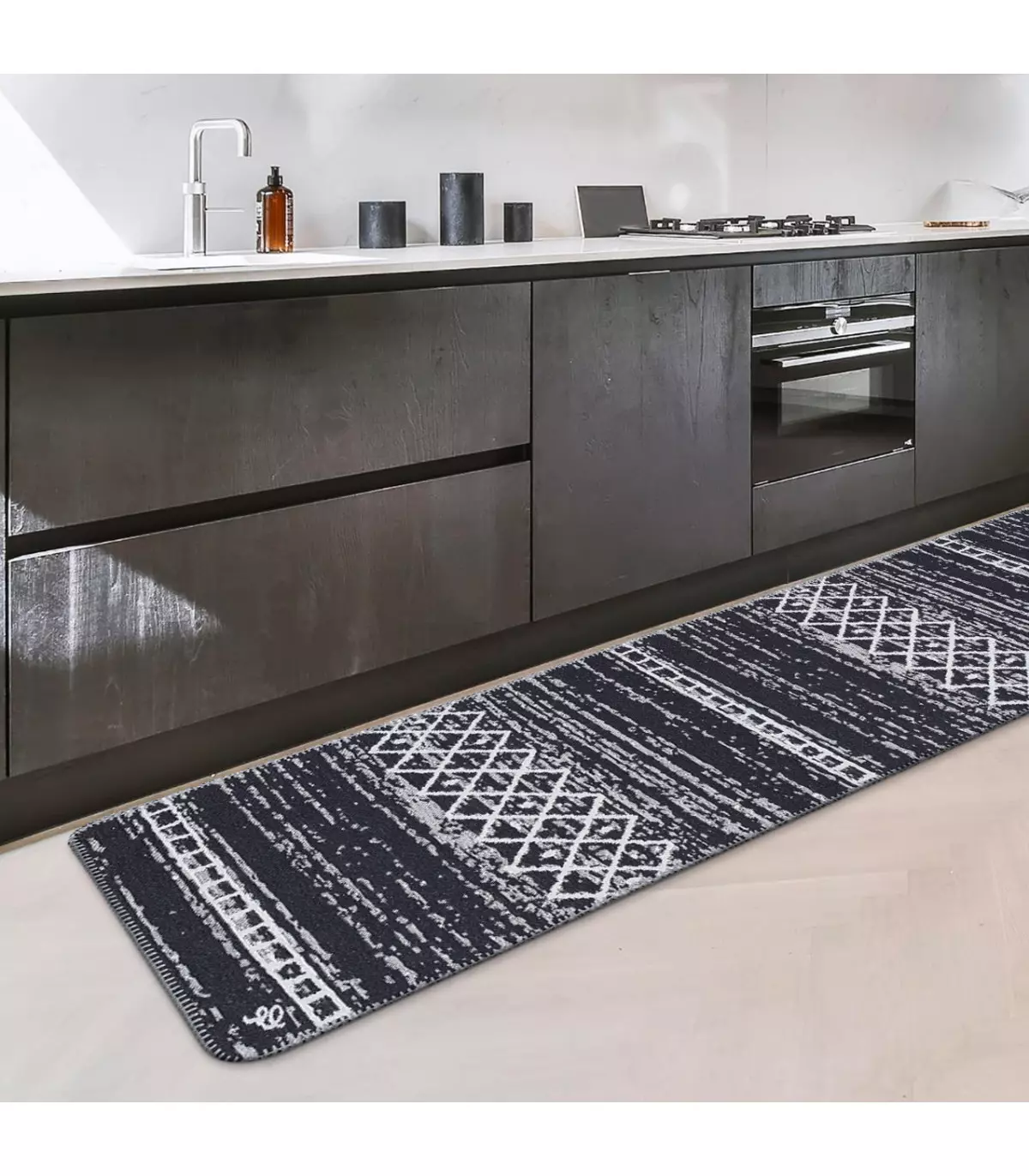 The Sofia Rugs Kitchen Runner Rug 24-in White Polypropylene Bath Mat Set in  the Bathroom Rugs & Mats department at