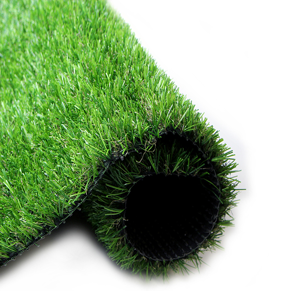 Luxury Grass Green è il tappeto erba sintetica progettato per stupire